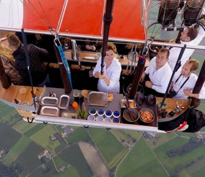 Este es el primer restaurante del mundo en un globo aerostático