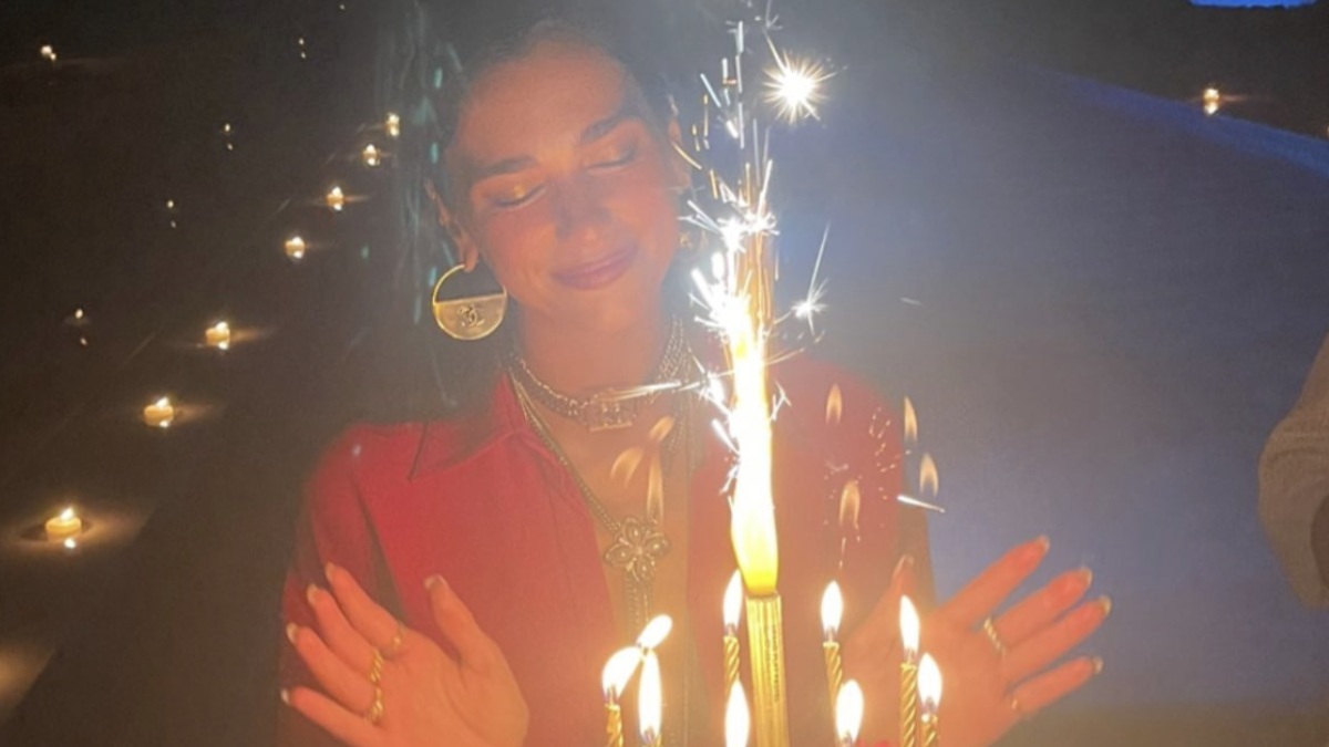 This was Dua Lipa’s ‘Spanish’ birthday in Ibiza: rice, flamenco and petanca (bocce)