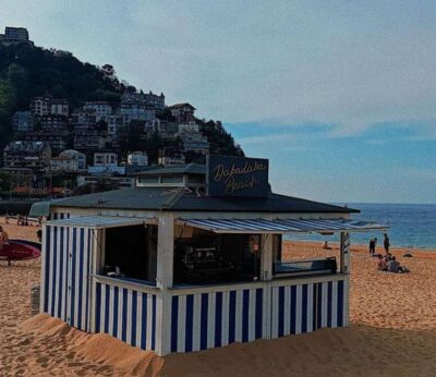 Así es Dabadaba Beach (San Sebastián), uno de los Best Chiringuitos 2023