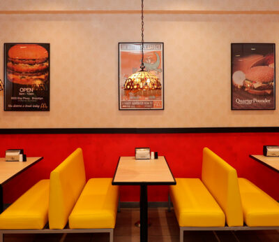 McDonald’s regresa al 1982 con este restaurante temático de la serie ‘Loki’