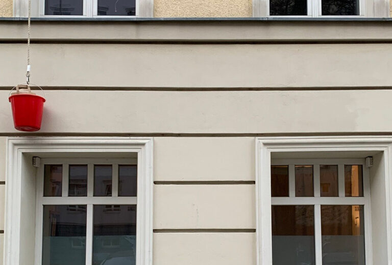 Servido desde una ventana en un cubo: así es el ramen más secreto de Berlín