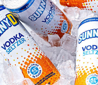 ¿Por qué todas las marcas están lanzando ahora versiones alcohólicas de sus bebidas?