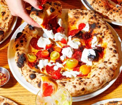 De la napolitana a la estilo Chicago: estas son las 10 formas distintas de preparar pizza (y dónde comerlas)