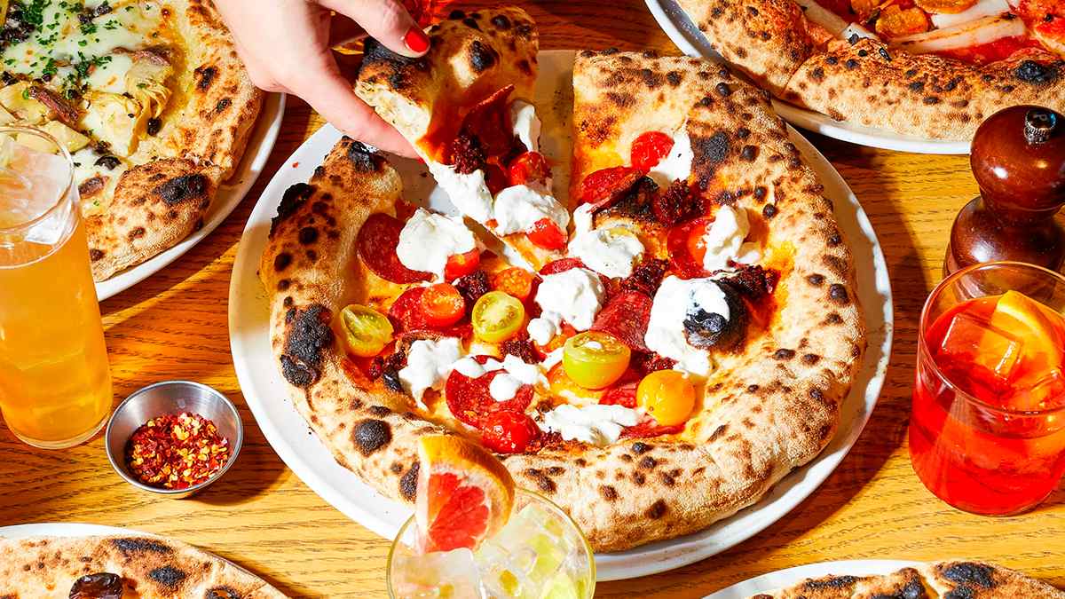 From Neapolitan to Chicago-style: these are the 10 different ways to prepare pizza (and where to eat them)