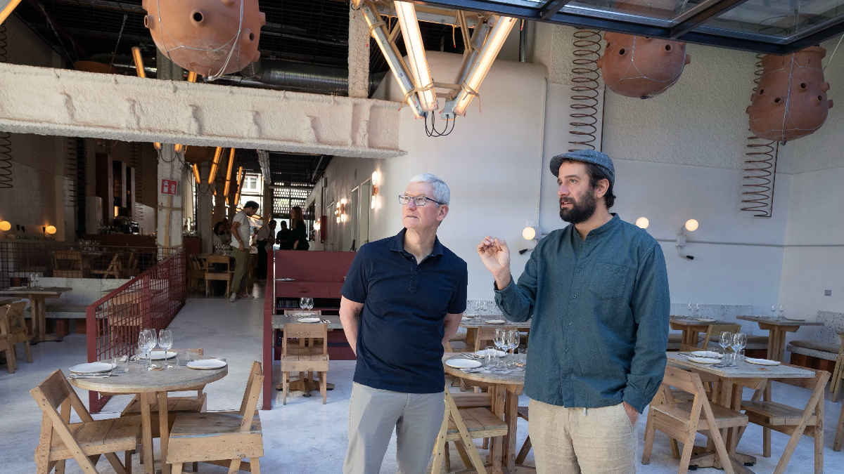 Tim Cook visits Mo de Movimiento, from Proyectos Conscientes, owners also of the restaurant TRAMO where Tapas Magazine is going to celebrate Tapas Summit FoodTech