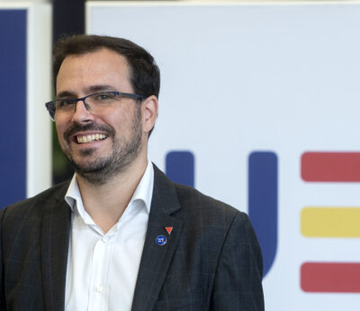 Economía.- Garzón llama a las empresas a «cumplir la ley y ser responsables» ante el alza del precio del aceite