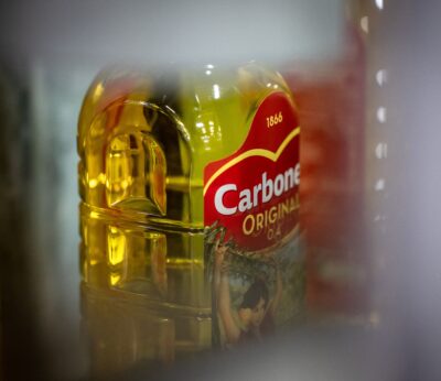 Economía.- El 44,4% del aceite de oliva extra de Deoleo procede de proveedores certificados como sostenibles