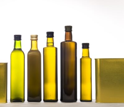 Economía.-El aceite de oliva sube un 62,3% su precio en agosto, mientras que el de girasol lo reduce un 39,9%, según NIQ