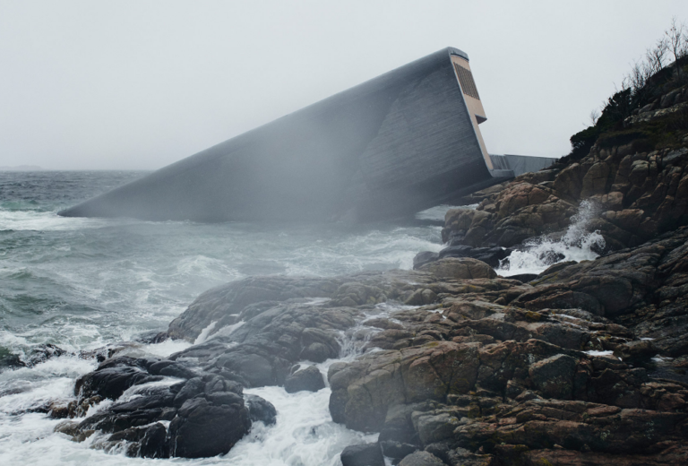 El restaurante submarino Under cierra sus puertas