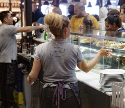 Economía.- Comer un menú del día en España cuesta 13,2 euros de media, un 3,4% más que hace un año