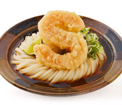 Sacai diseña un innovador menú japonés junto al templo del udon Menchirashi