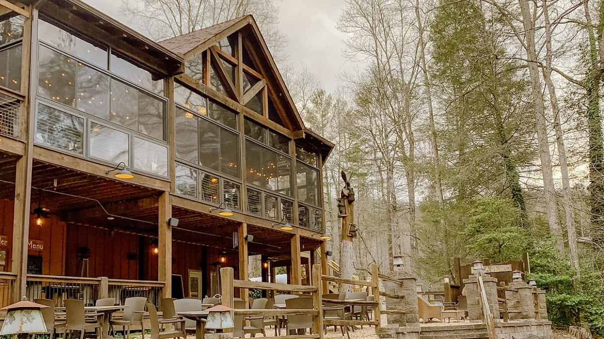 Georgia restaurant adds extra fee for ‘bad parents’