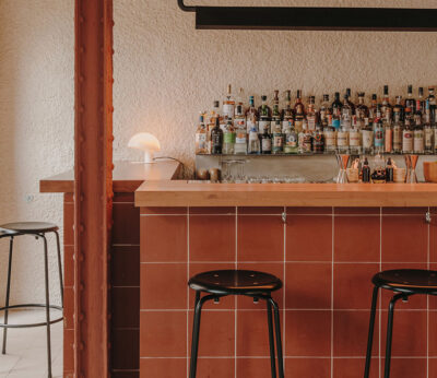 Bar Llama abre las puertas de su coctelería cosmopolita en Madrid