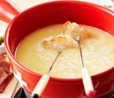 Le Gruyère AOP, o cómo preparar la auténtica fondue suiza esta Navidad