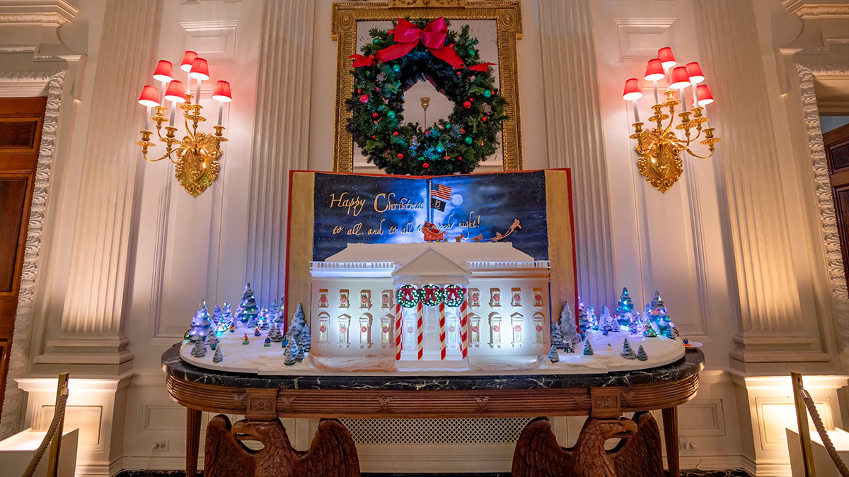 This year’s Gingerbread White House contains a poetic undertone