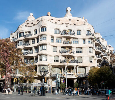 El Paseo de Gracia ha cumplido 200 años: qué hacer y comer en esta emblemática calle barcelonesa