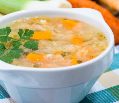 Cómo preparar la sopa juliana, una receta sana de verduras para combatir el frío