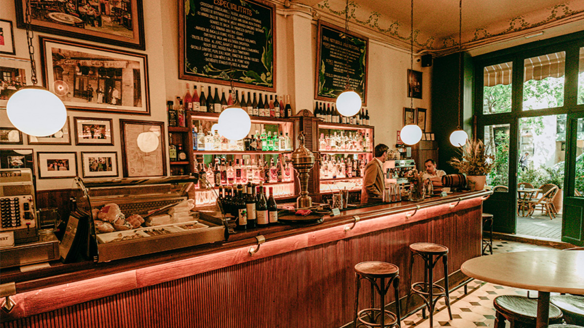 Cafè del Centre receives a national award for its 150 years of history in Barcelona