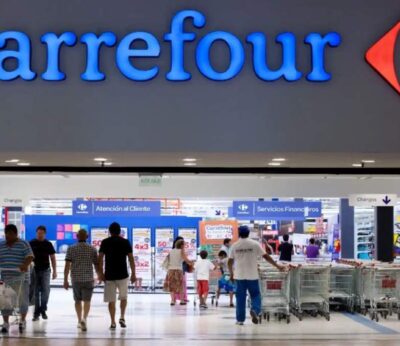 Carrefour anuncia la bajada permanente de precios en 500 productos de su marca blanca