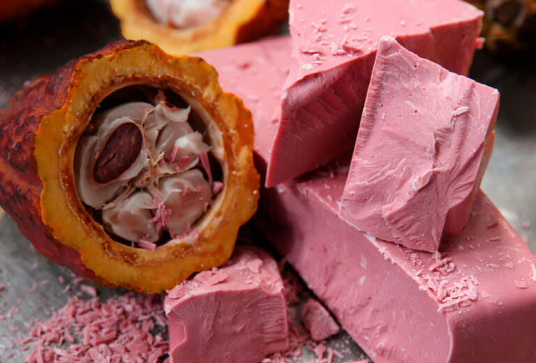 ¿Qué es el chocolate rubí, la variante rosa con sabor afrutado?
