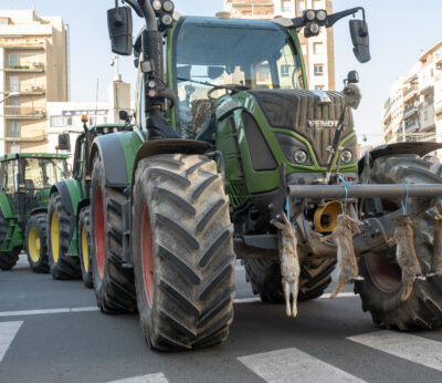 Economía.- Organizaciones agrarias convocan el 14 de febrero tres tractoradas en protesta por el «hartazgo» del campo