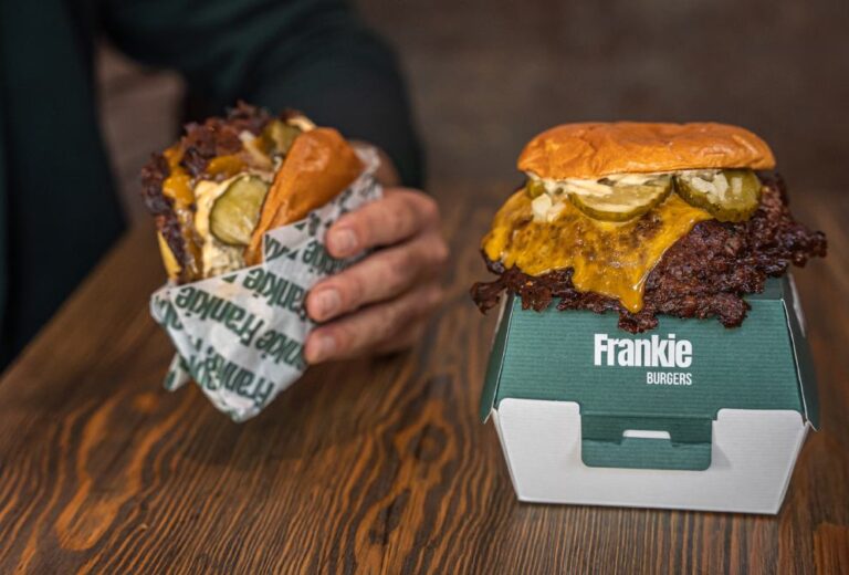 Frankie Burgers, la 3ª mejor hamburguesa de España, lanza también su formato ‘smash burger’