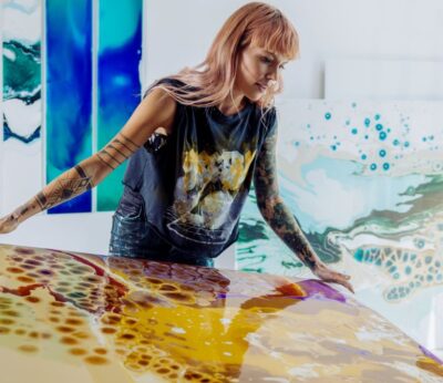 La artista Emma Lindström colabora con Brandy de Jerez 1866 para una edición limitada que es una obra de arte