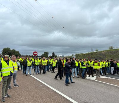 Economía.- Agricultores extremeños seguirán con las movilizaciones porque no tienen «nada que perder y mucho que ganar»