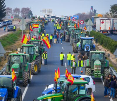 Economía.- COAG lamenta tener que cortar carreteras pero avisa: «¿Qué hacemos? Nos están arruinando y echando del campo»