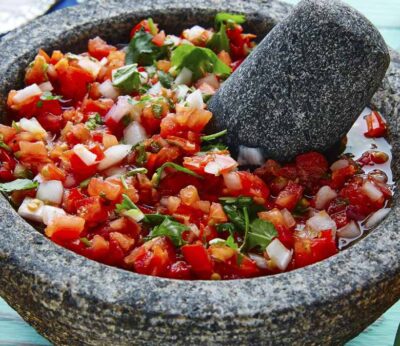 Receta de pico de gallo, la salsa o ensalada que forma la bandera de México