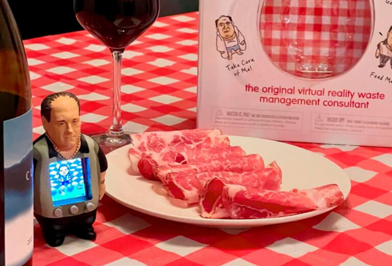 Ahora podrás alimentar a la mafia con el Tamagotchi de Tony Soprano