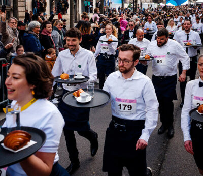 Legendary waiters’ race returns to Paris