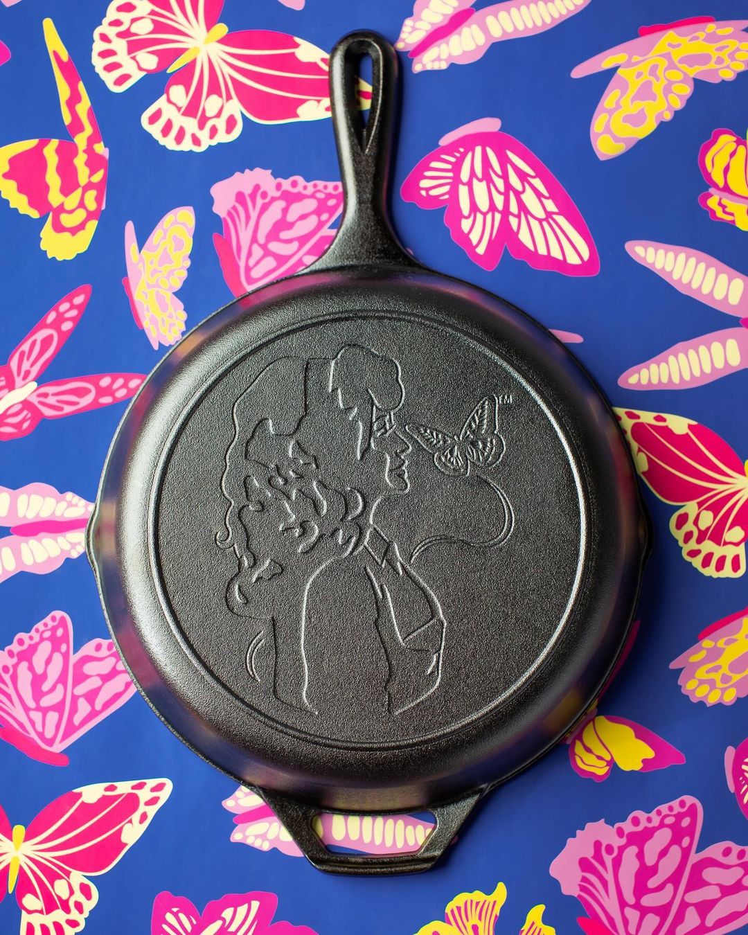 Dolly Parton unveils collection of utensils inspired by her iconic legacy Tapas