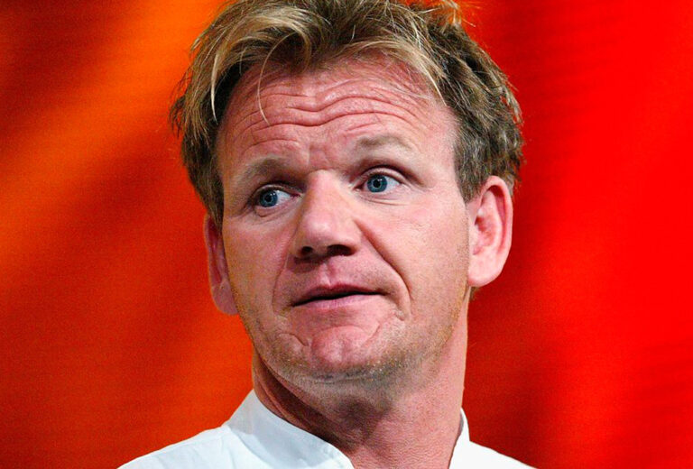 Así elabora Gordon Ramsay un cremoso pollo al curry en 15 minutos