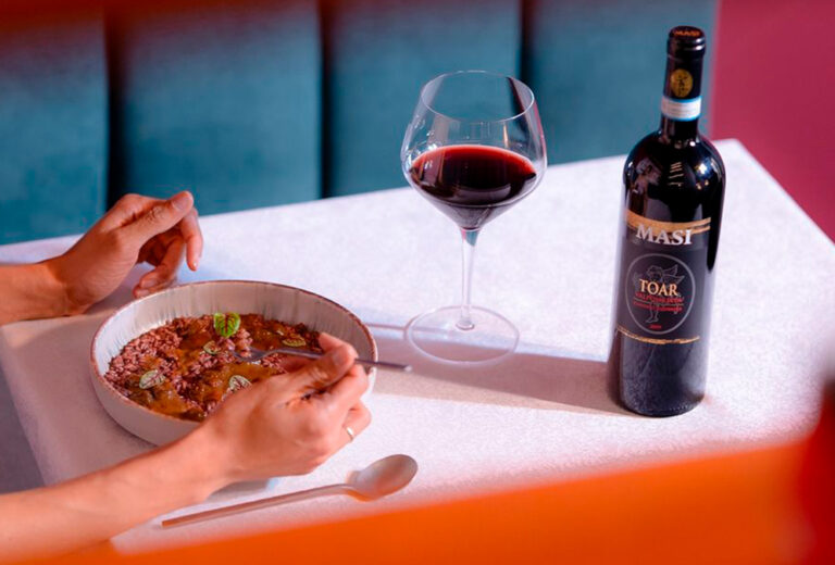 This restaurant is giving away bottles of wine to diners who give up their phones