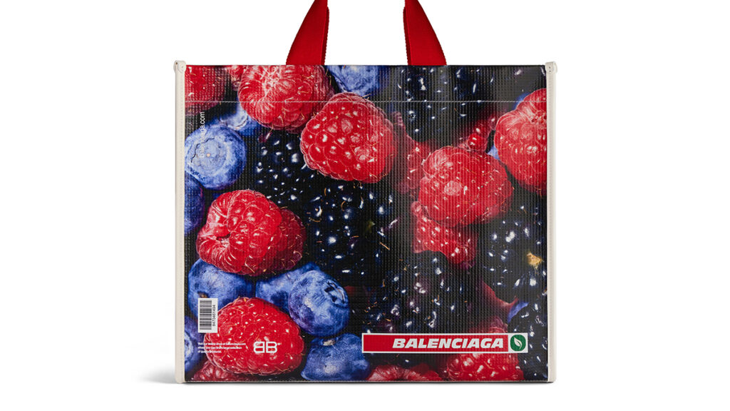 Balenciaga elevates the classic shopping bag to high fashion - Tapas