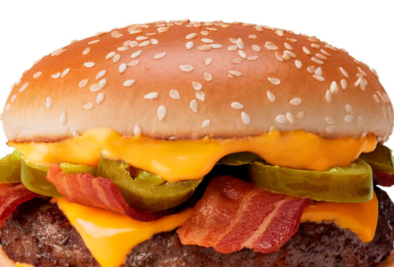 McDonald’s está creando su hamburguesa más grande hasta la fecha