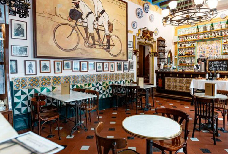 Siete restaurantes centenarios de Barcelona donde cada bocado te trasmite viajar en el tiempo