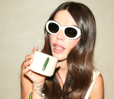 MÓ Matcha, las nuevas gafas de Multiópticas y Violeta Mangriñán