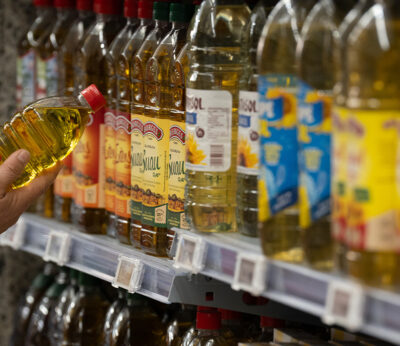 El precio del aceite de oliva  experimenta una caída histórica