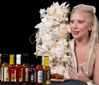Lady Gaga refresca su paso por la música con las alitas picantes de ‘Hot Ones’