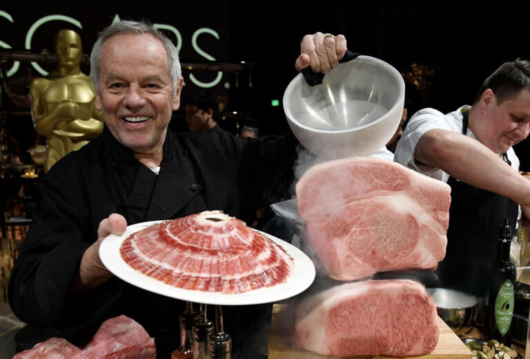 Así será el menú de los Oscar 2025 diseñado por Wolfgang Puck (con jamón ibérico incluido)