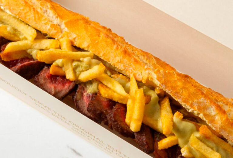 L’entrecote Café de París presenta una baguette con su mítico entrecot