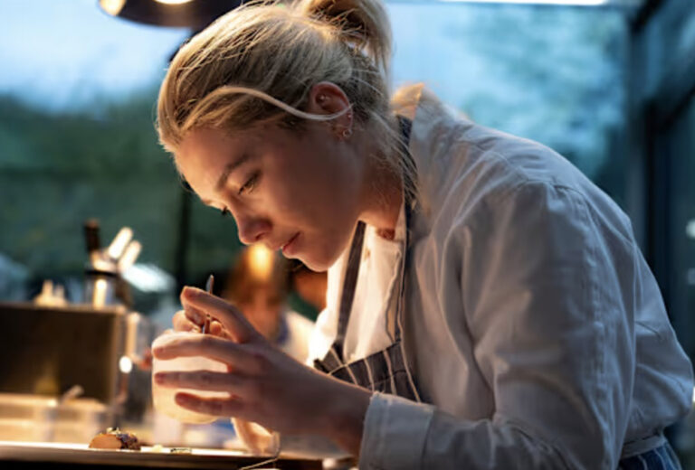La guía foodie de Florence Pugh de Londres: tiramisús, martinis y birras de gambas