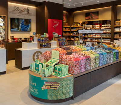 Lindt inaugura su primera boutique en  Las Rozas y su tienda número 12 en Madrid