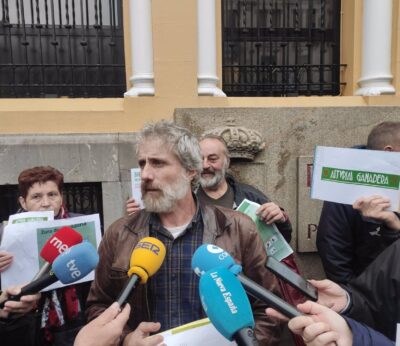 Medio Rural.- Asturias Ganadera desconvoca su protesta en la Feria de Corao