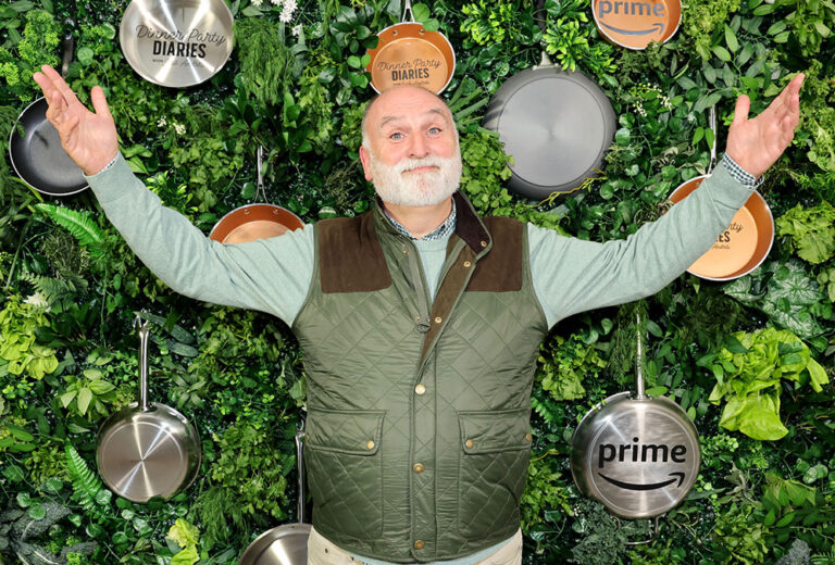 José Andrés le regala a su mujer un ramo de rábanos para el Día de la Madre