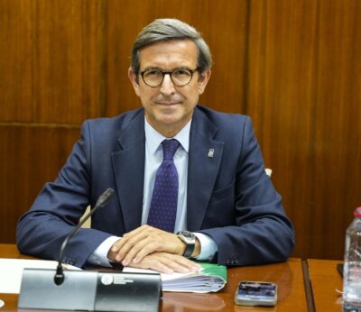 Junta recuerda que el Gobierno de España tiene que establecer marcos legales para el aprovechamiento del alga invasora