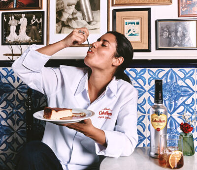 Ángela Gimeno crea la tarta de queso perfecta para las sobremesas de verano