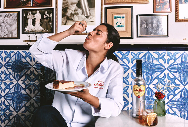 Ángela Gimeno crea la tarta de queso perfecta para las sobremesas de verano